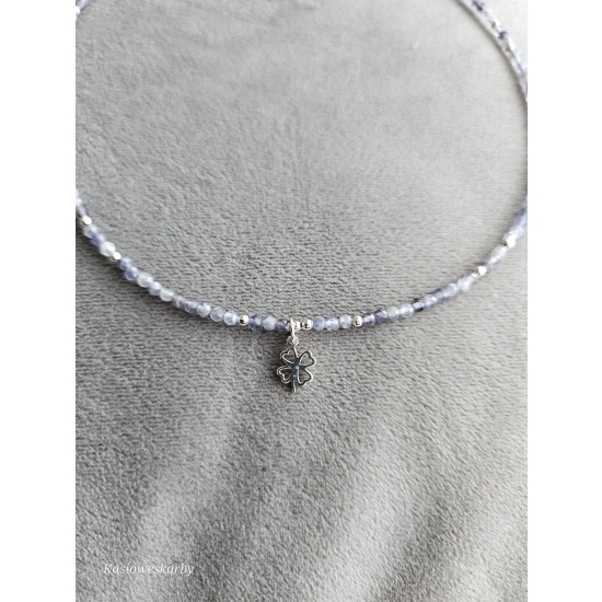 Naszyjnik z kamieni iolit z zawieszką